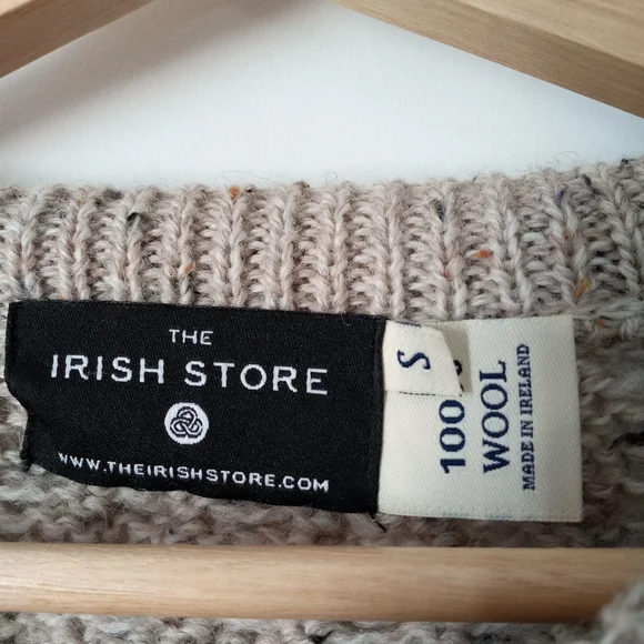 NWOT The Irish Store Lightweight Crew Neck, Size Small, Grey/Beige - Picture 5 of 5